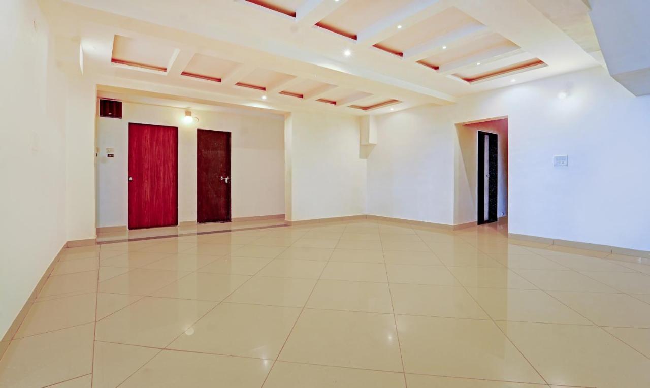 Treebo Kuber Palace With Swimming Pool 3*