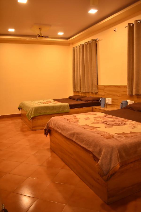 Inn Musafirkhana *