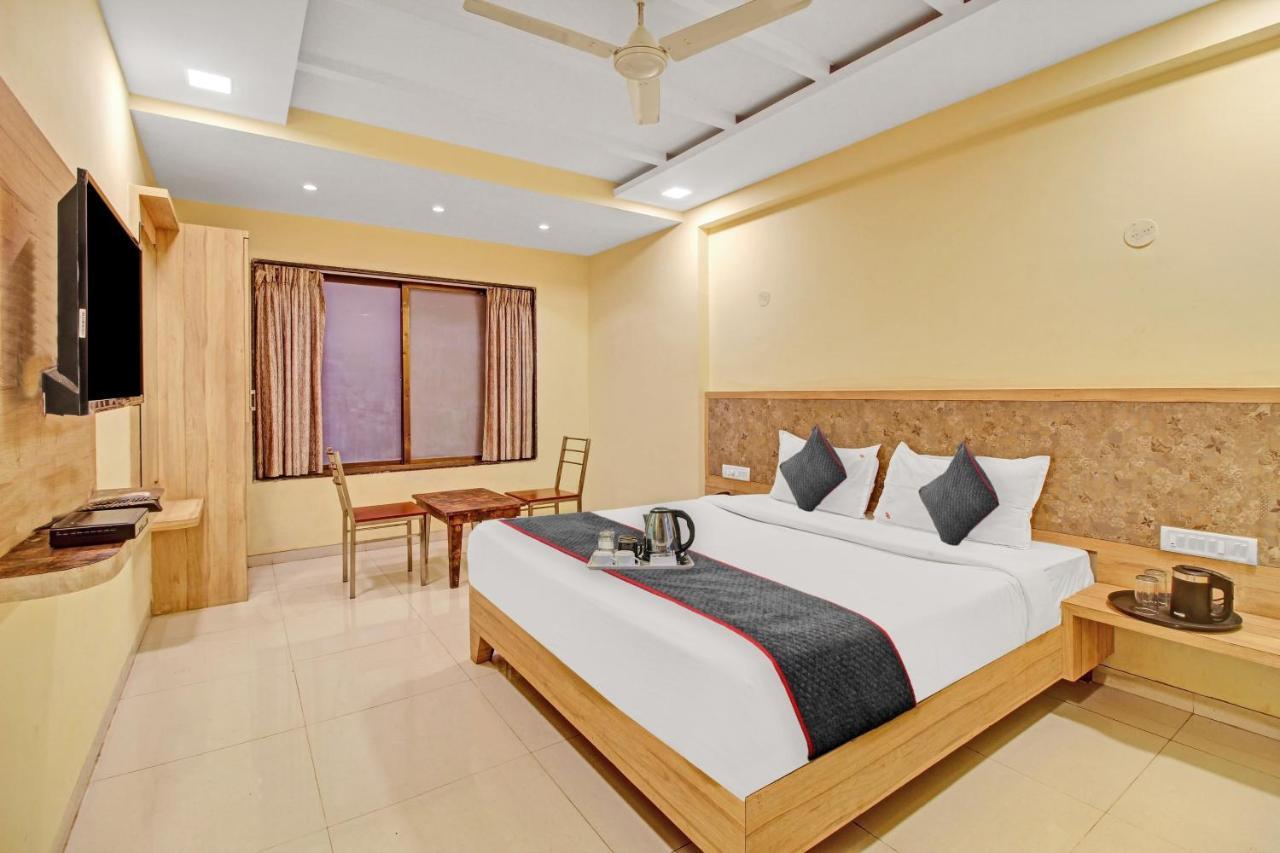 Oyo Townhouse 701 Bright Plaza Hotel