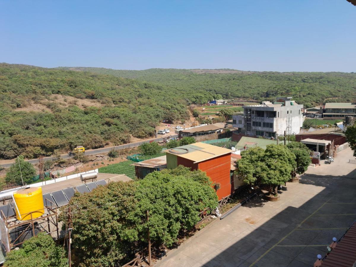 Suman Raj Hotel