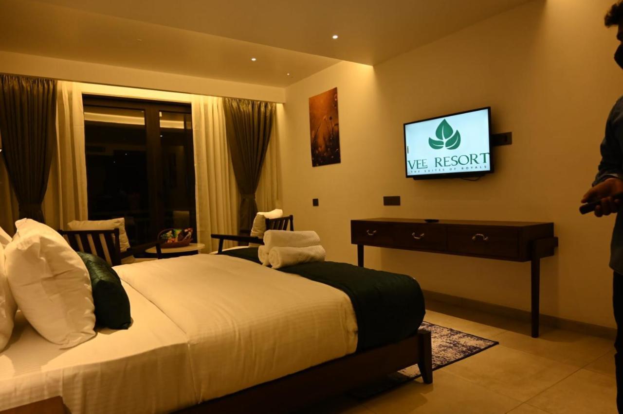Vee Resort- The Of Royals Hotel