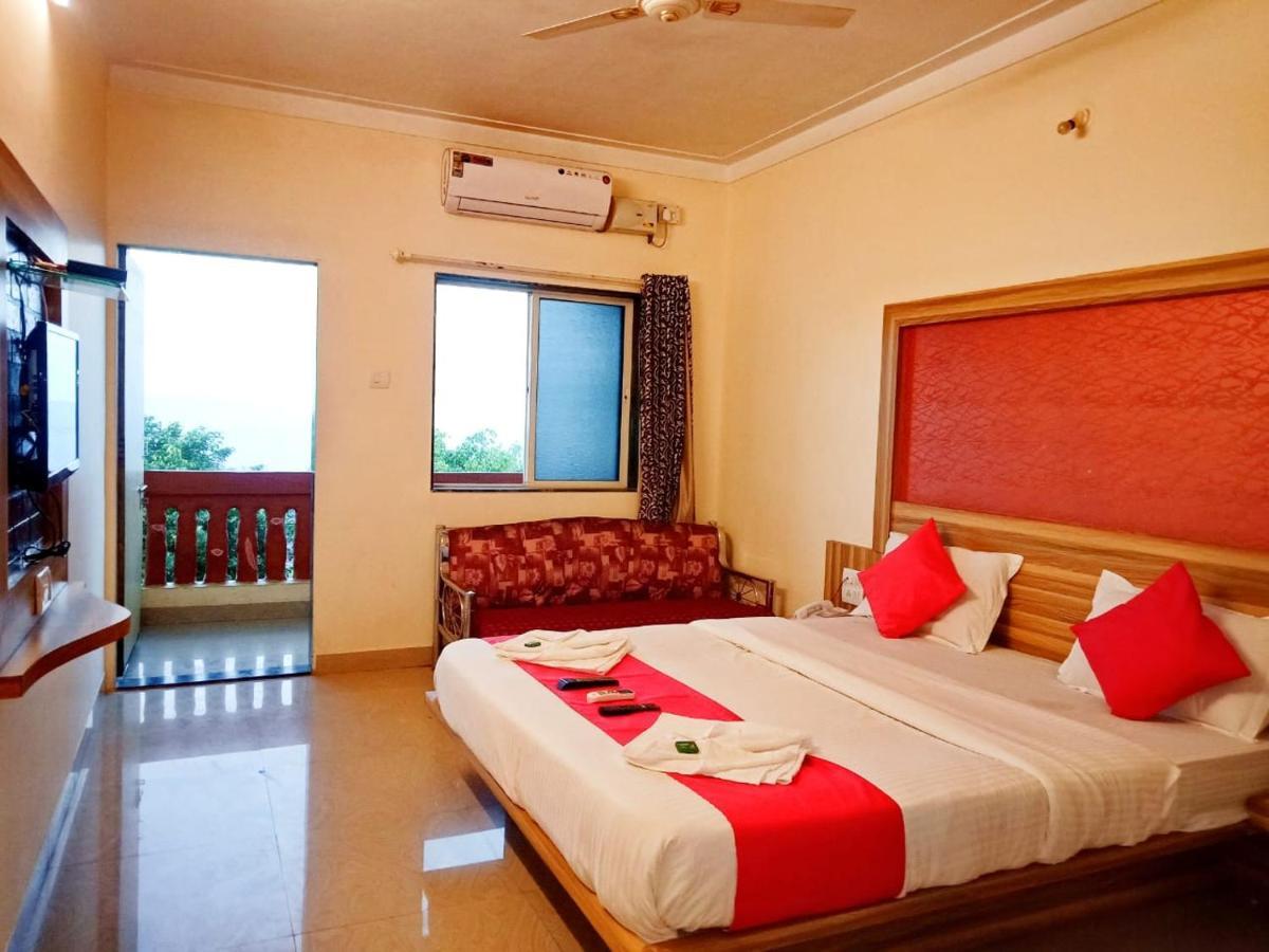 Shivneri Hotel 3*