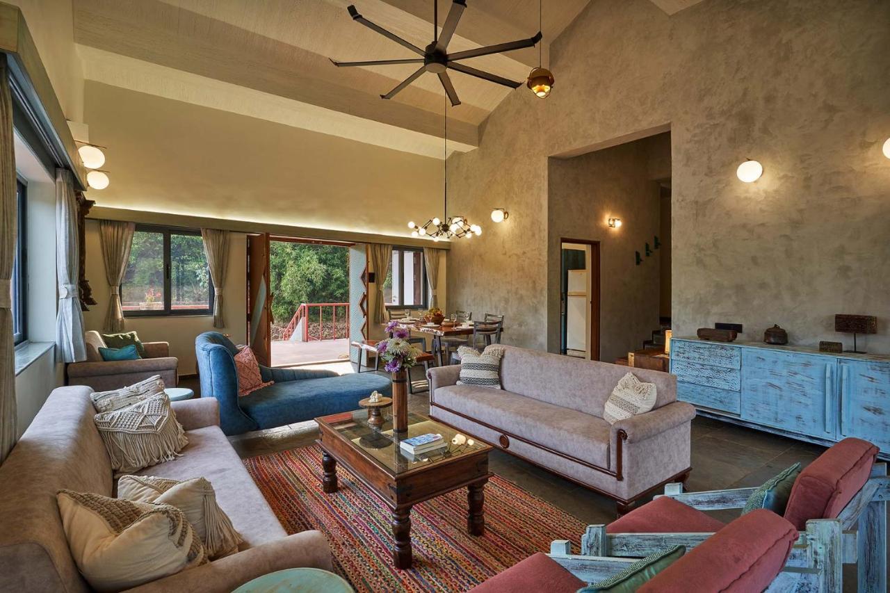Stayvista's Amoda - Near Venna Lake, Amidst Farmland With Jacuzzi And Indoor Activities * Mahabaleshwar