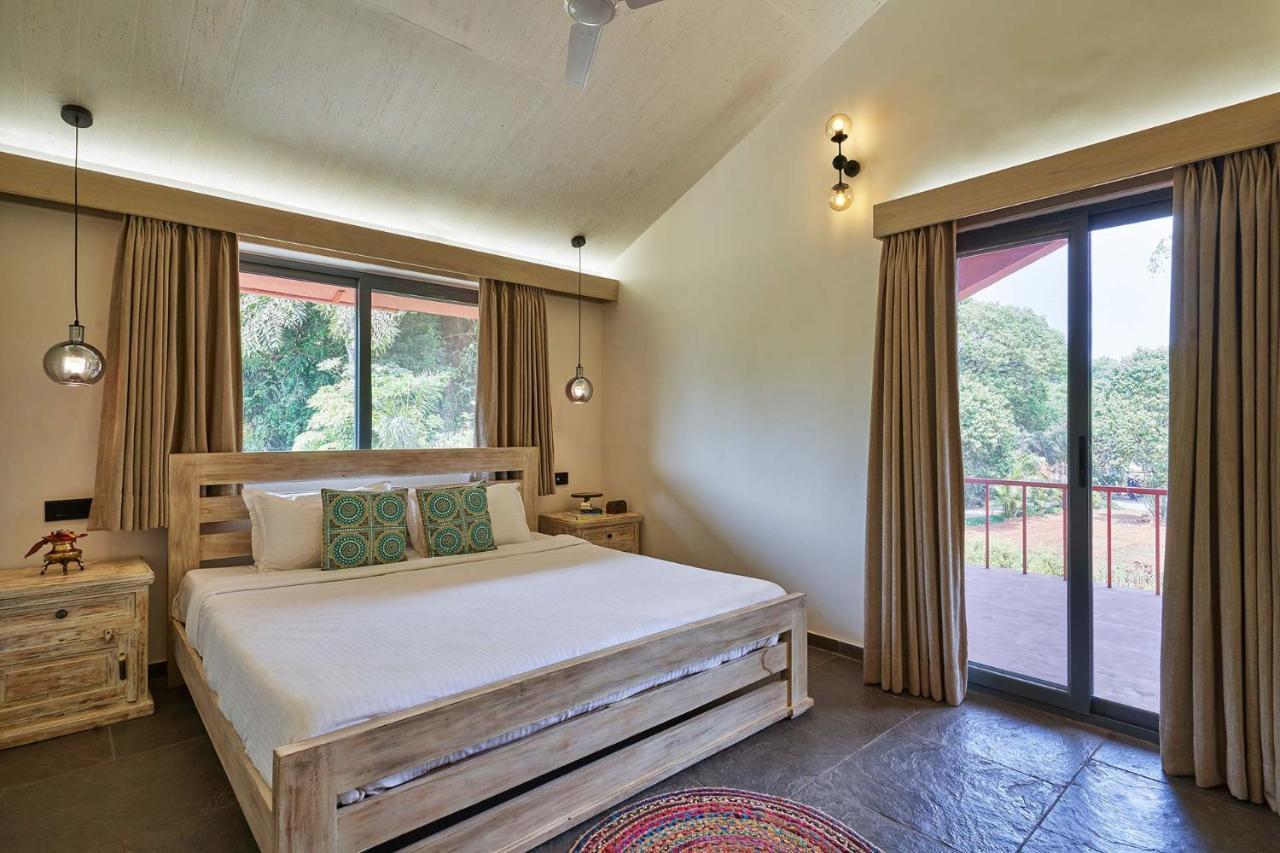 Stayvista's Amoda - Near Venna Lake, Amidst Farmland With Jacuzzi And Indoor Activities Mahabaleshwar