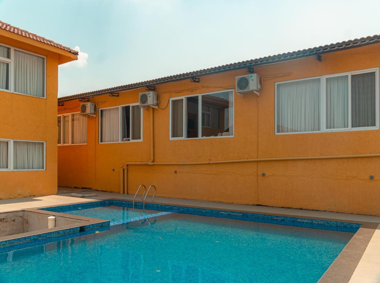 Resort Red Button Mahabaleshwar