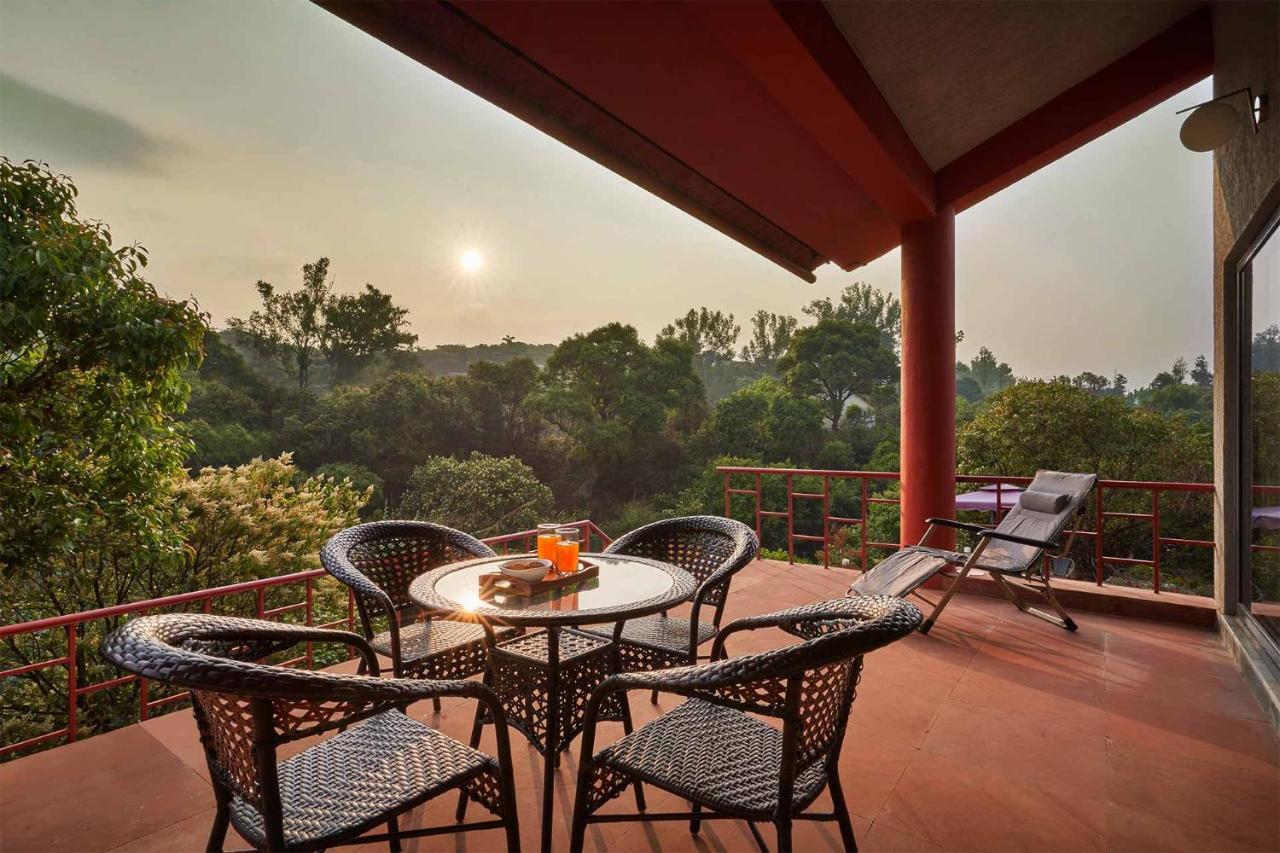 Stayvista's Amoda - Near Venna Lake, Amidst Farmland With Jacuzzi And Indoor Activities Villa Mahabaleshwar