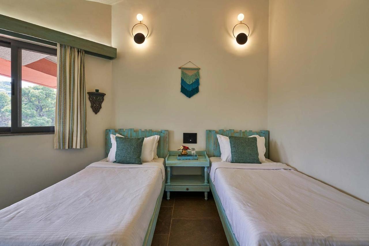 Stayvista's Amoda - Near Venna Lake, Amidst Farmland With Jacuzzi And Indoor Activities Mahabaleshwar