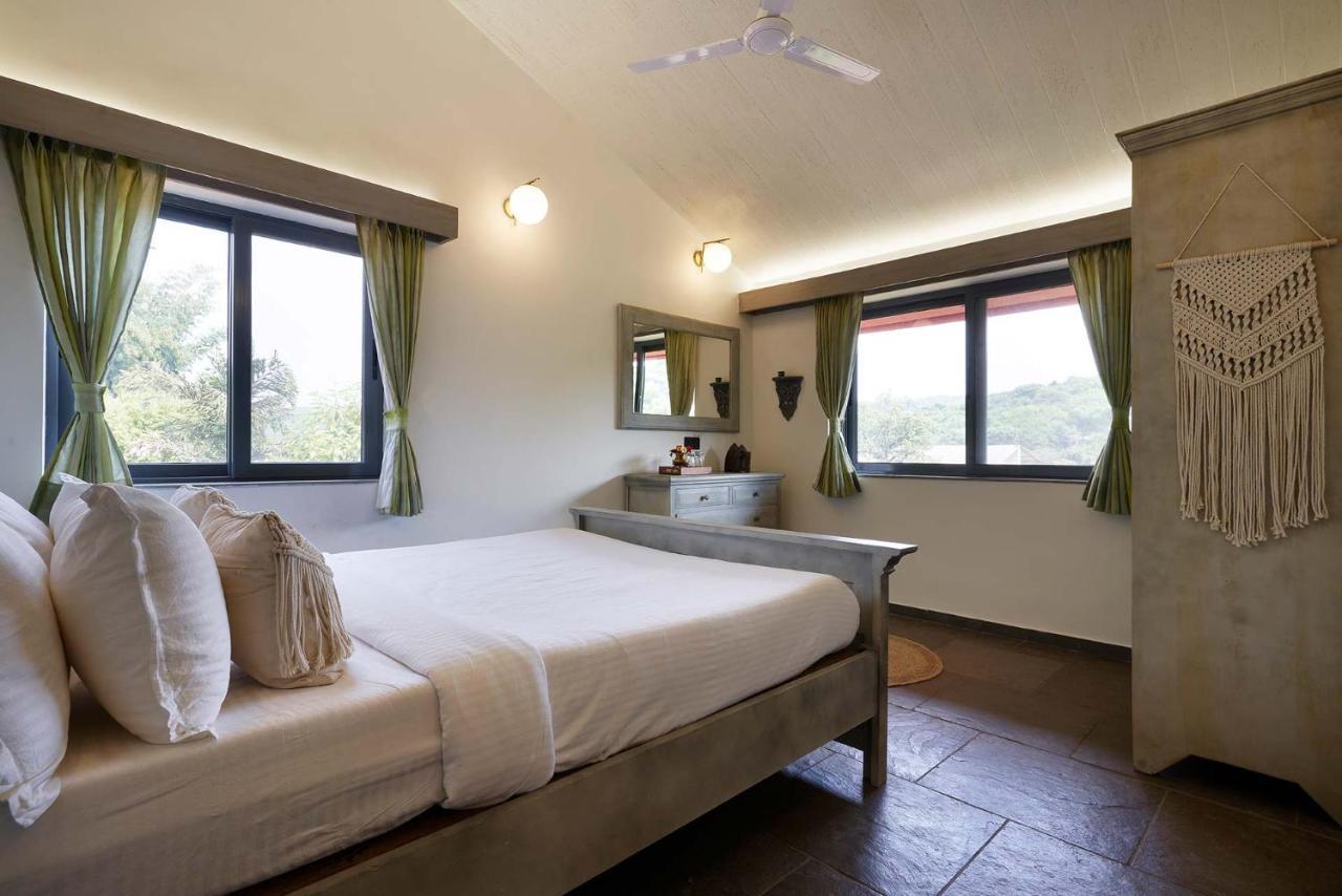 Stayvista's Amoda - Near Venna Lake, Amidst Farmland With Jacuzzi And Indoor Activities Mahabaleshwar