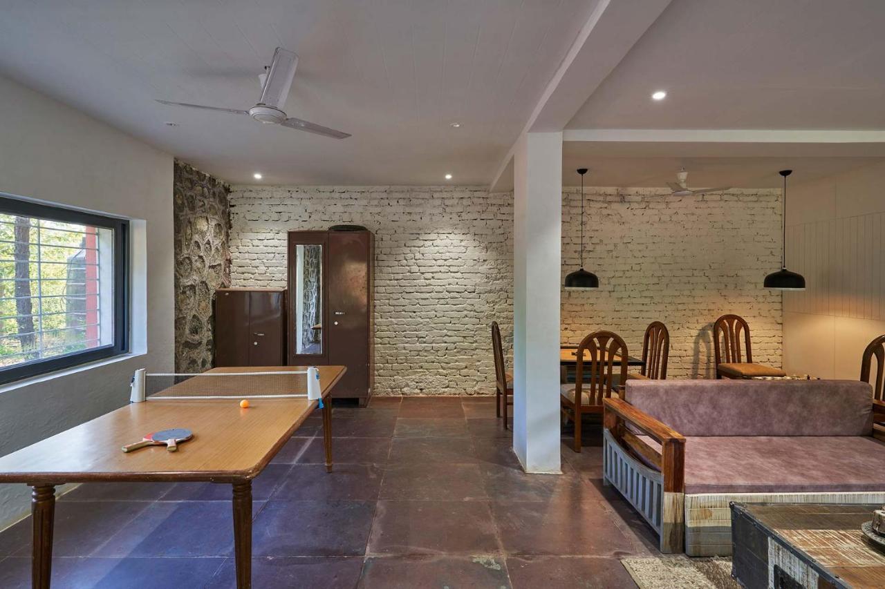 Villa Stayvista's Amoda - Near Venna Lake, Amidst Farmland With Jacuzzi And Indoor Activities