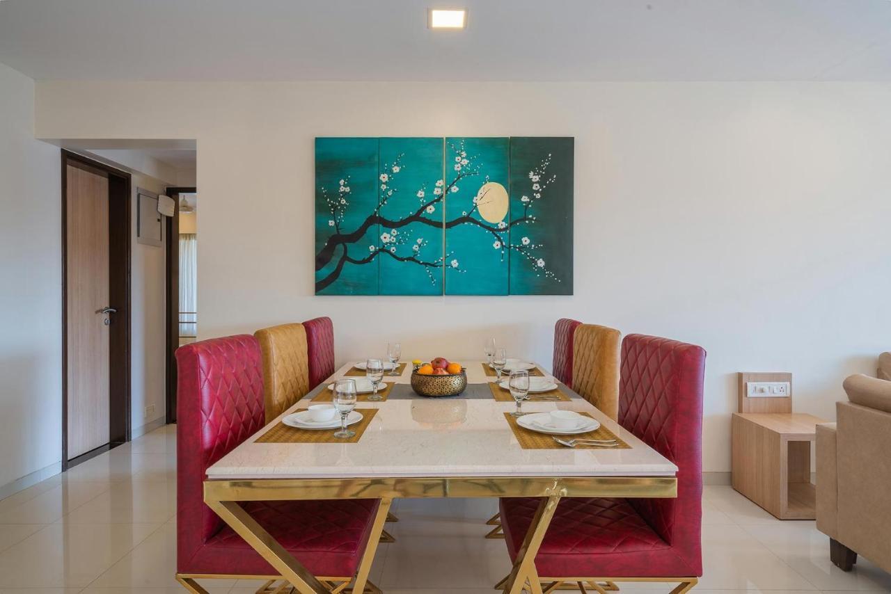 Villa Stayvista's Emilia - Terrace With Deck, Outdoor Jacuzzi, Indoor Activities, Garden, And Gym *