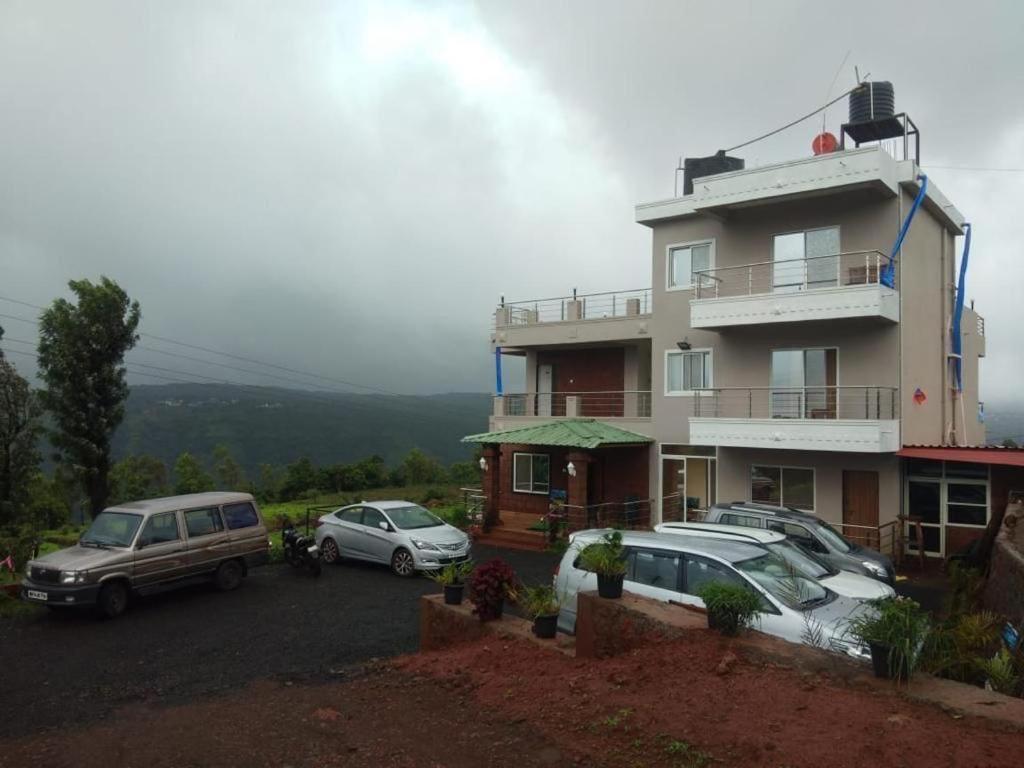 Hotel Magic Mountain,mahabaleshwar