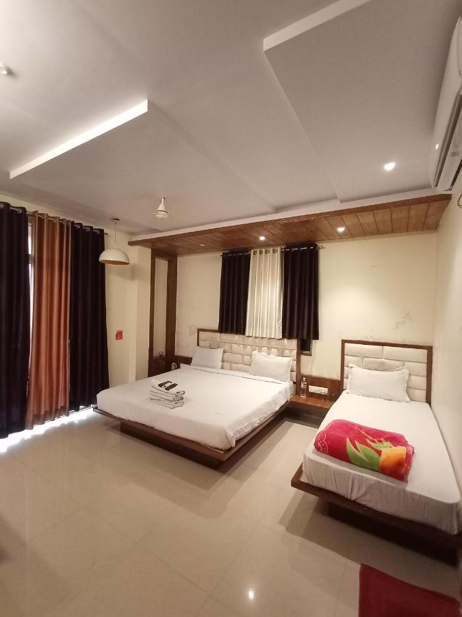 Oakwood Hotel 4*