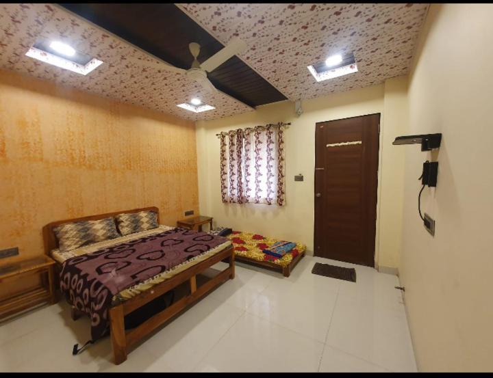 Vikrant Deluxe Hotel