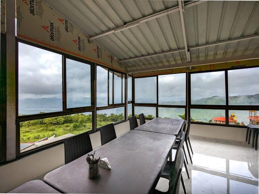 Sunrise 4 Bhk With Infinity View