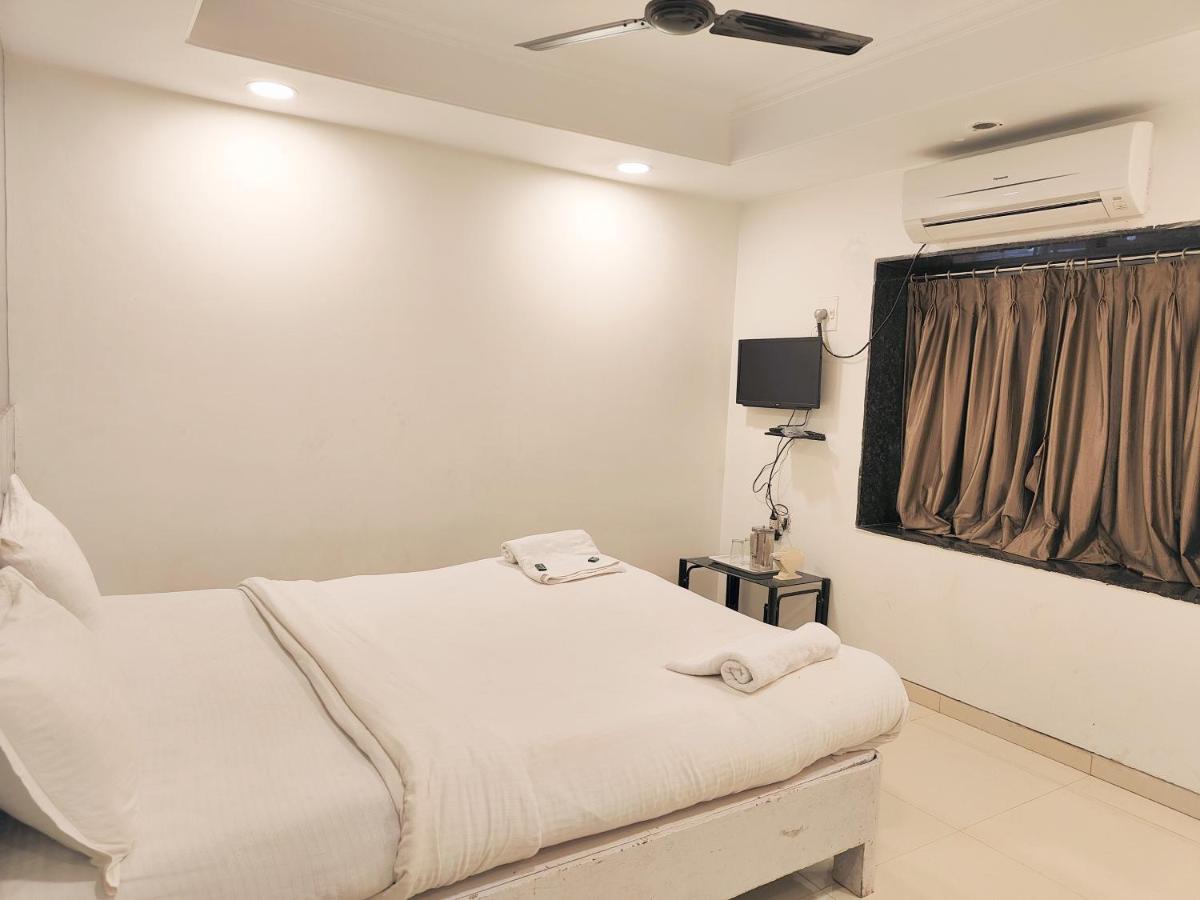 Vrs Satkar Hotel