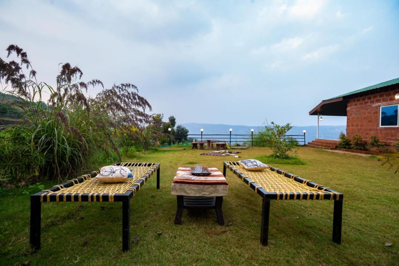 Villa Lifeline - Miracle 5bhk Infinity Pool With Breathtaking Valley View And Huge Lawn Area Mahabaleshwar