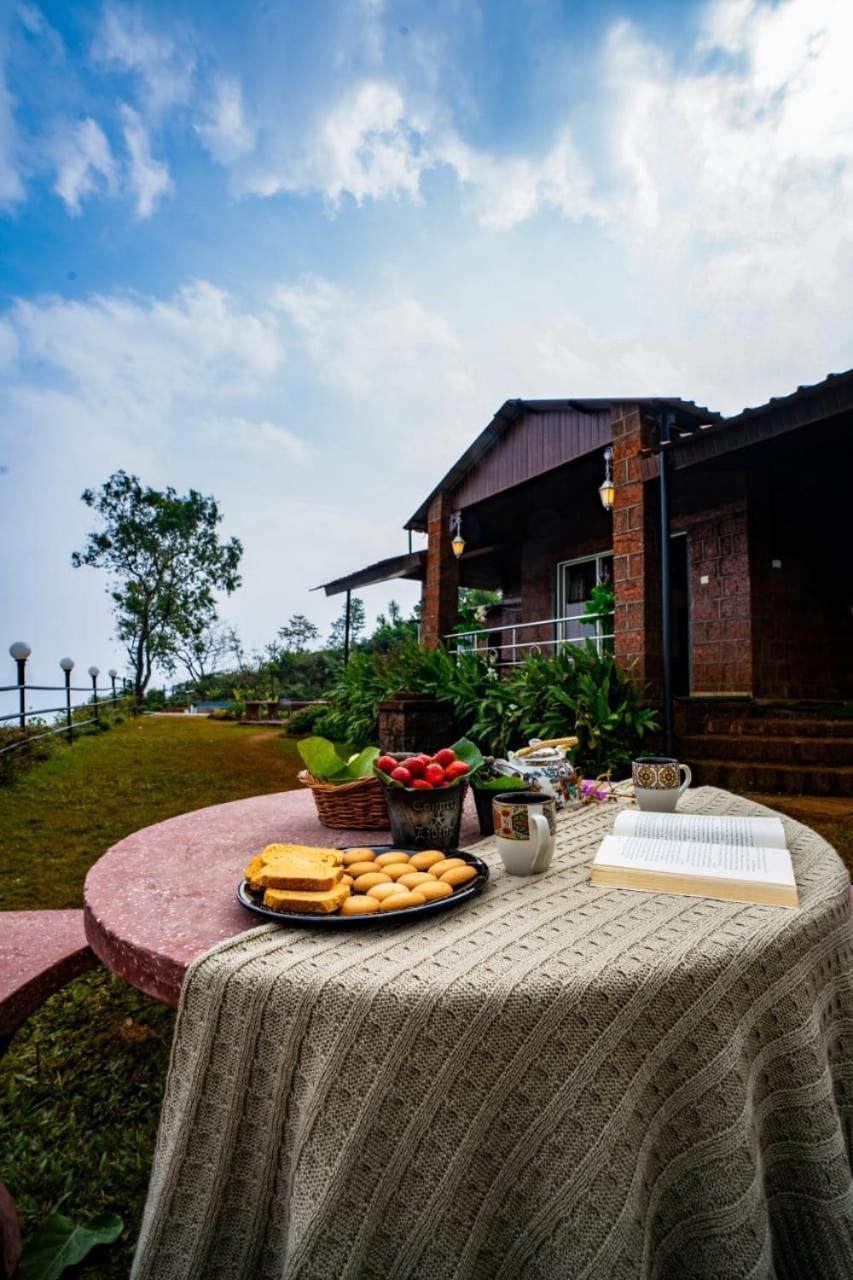 Villa Lifeline - Miracle 5bhk Infinity Pool With Breathtaking Valley View And Huge Lawn Area *