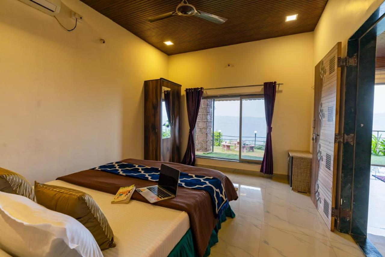 Lifeline - Miracle 5bhk Infinity Pool With Breathtaking Valley View And Huge Lawn Area
