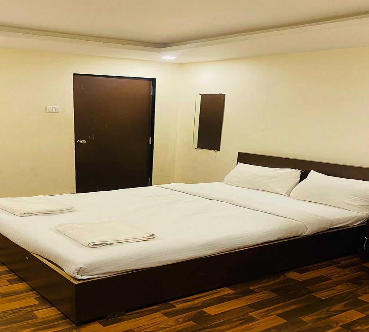 Baba Ramdev Lodging And Veg Restaurant Mahabaleshwar