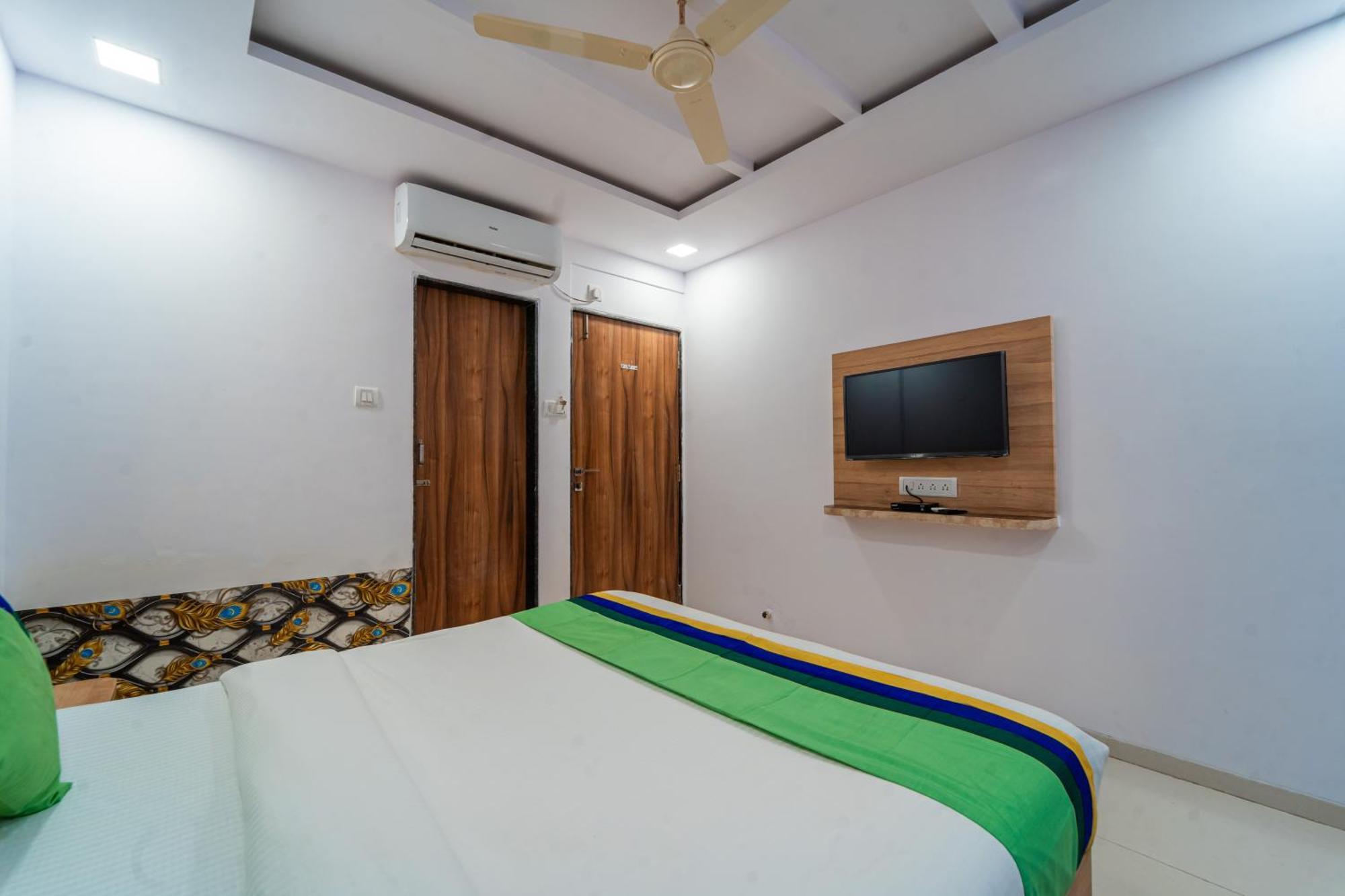 Hotel Treebo Bright Plaza &