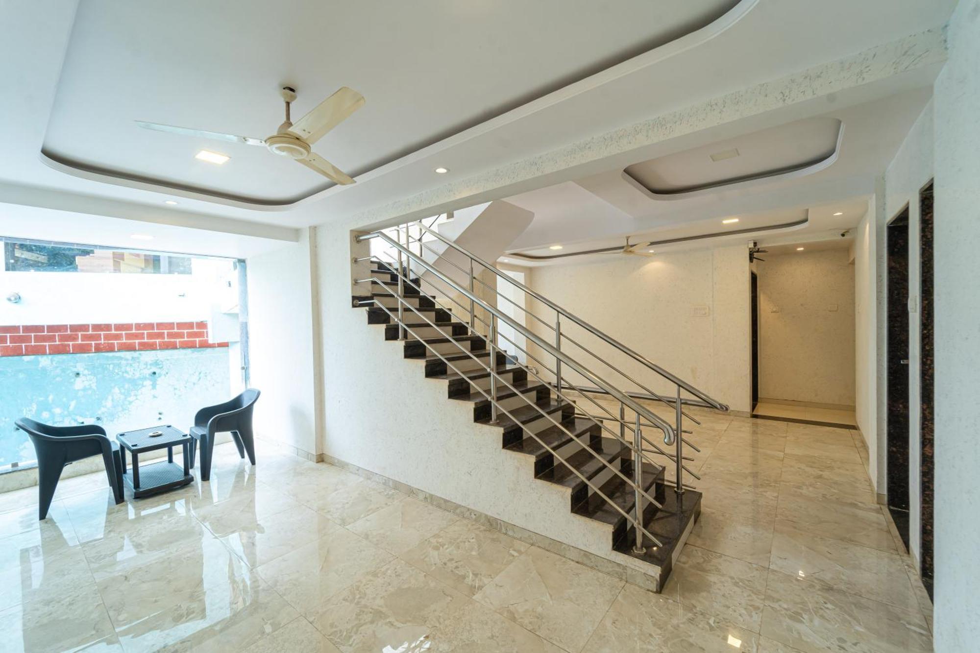 Treebo Bright Plaza & Hotel 3*