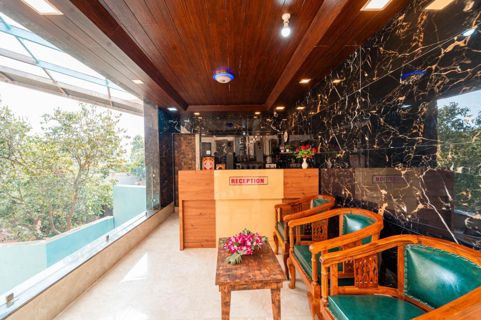 Hotel Treebo Bright Plaza &