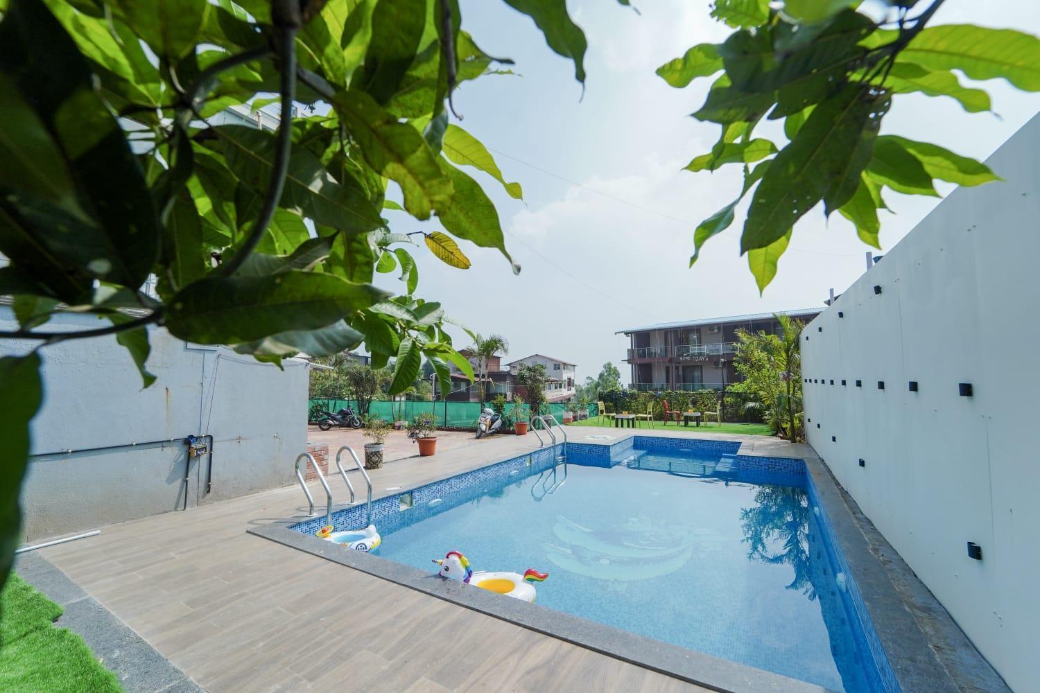 Treebo Kuber Palace With Swimming Pool 3*