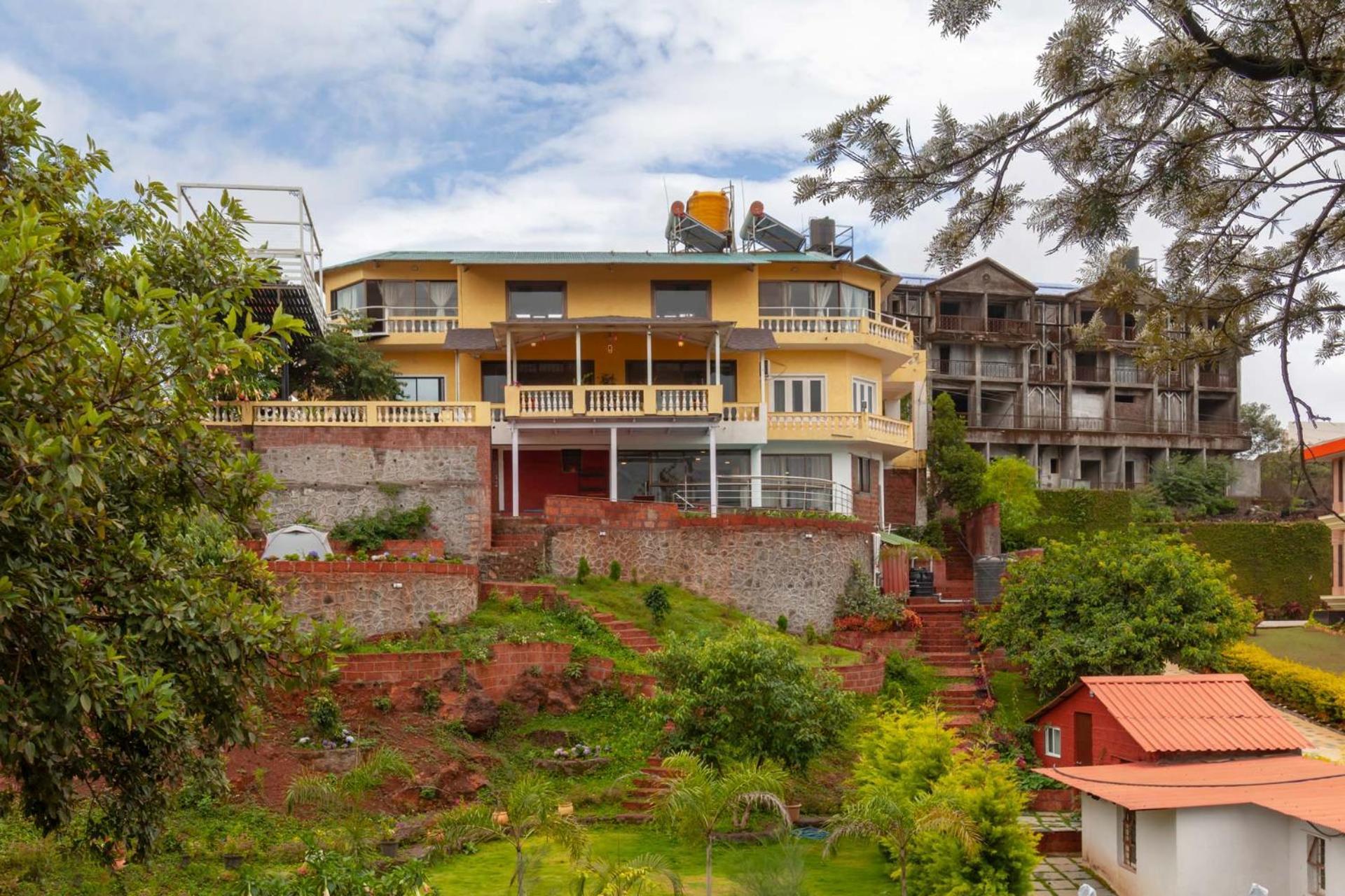 Villa Stayvista's Serenity Hills: Luxe Retreat With Valley Views And Pool *