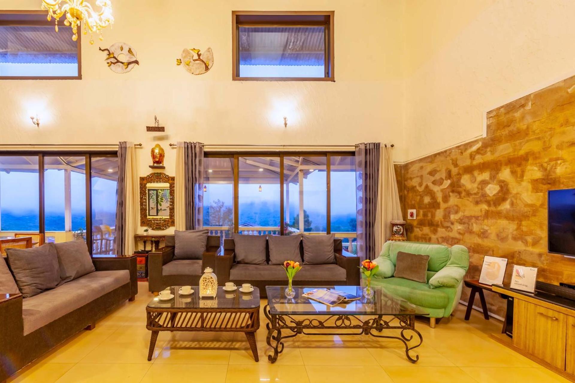 Stayvista's Serenity Hills: Luxe Retreat With Valley Views And Pool Villa *