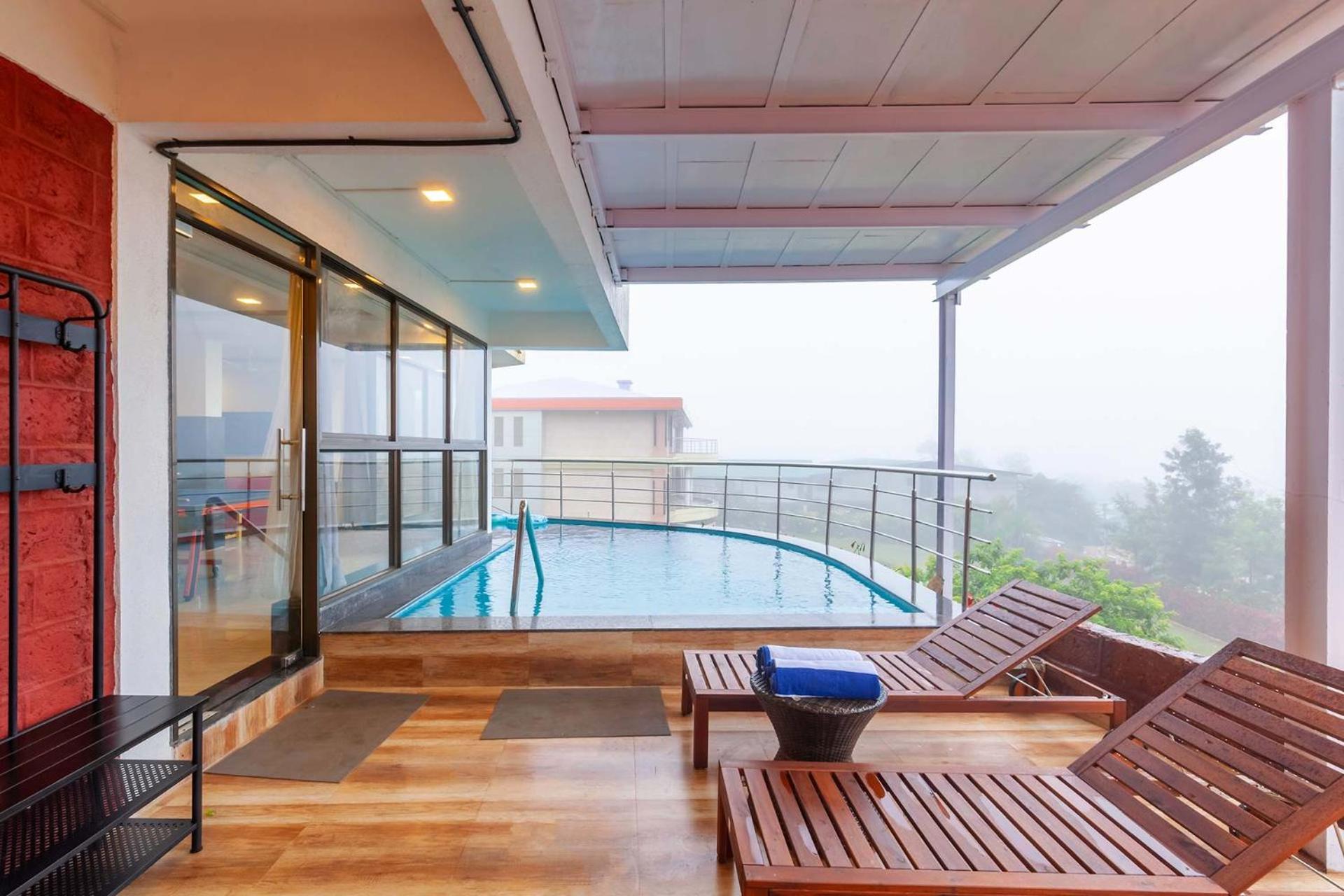 Stayvista's Serenity Hills: Luxe Retreat With Valley Views And Pool * Mahabaleshwar