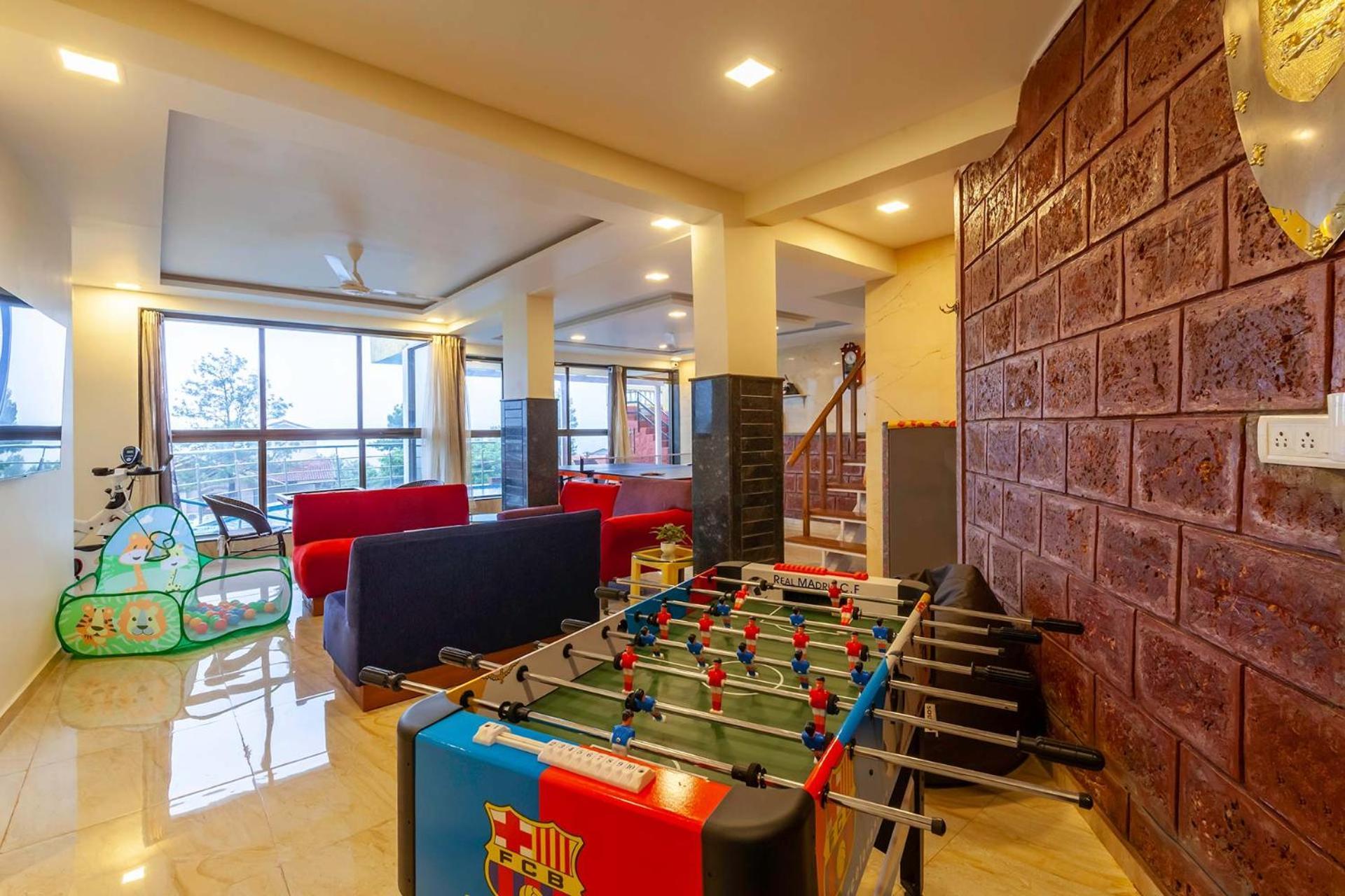 Stayvista's Serenity Hills: Luxe Retreat With Valley Views And Pool *