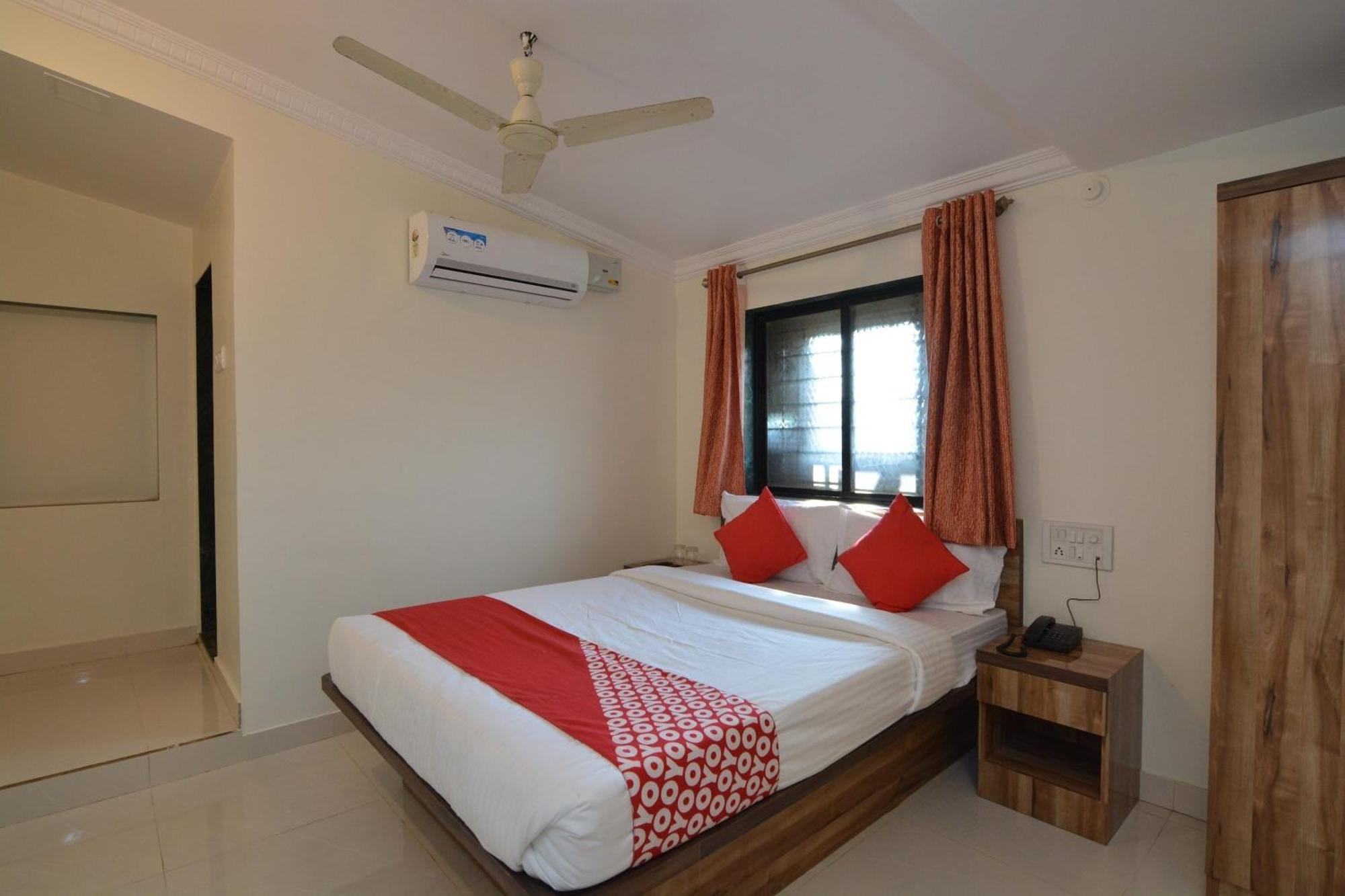 Oyo Flagship 23404 Baba Hotel 3*