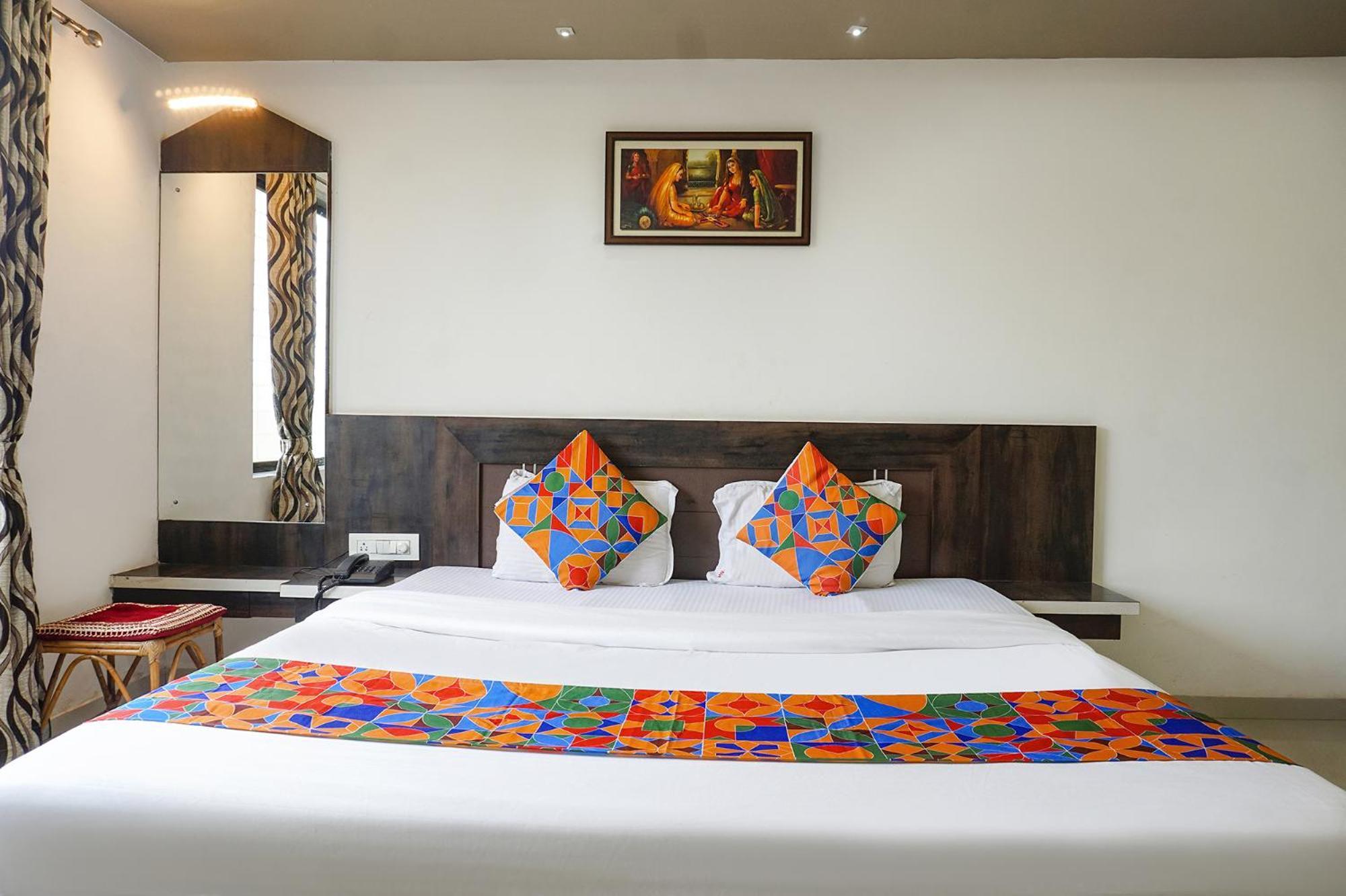 Fabhotel Prime Meera Vatika - Nr Veena Lake