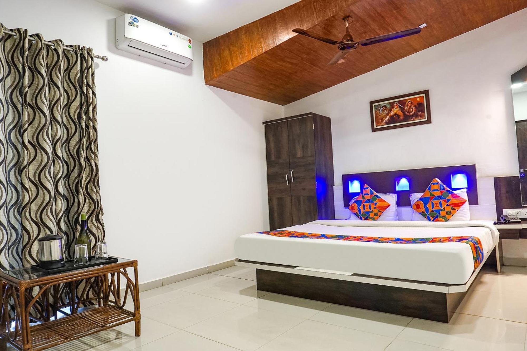 Fabhotel Prime Meera Vatika - Nr Veena Lake 3*