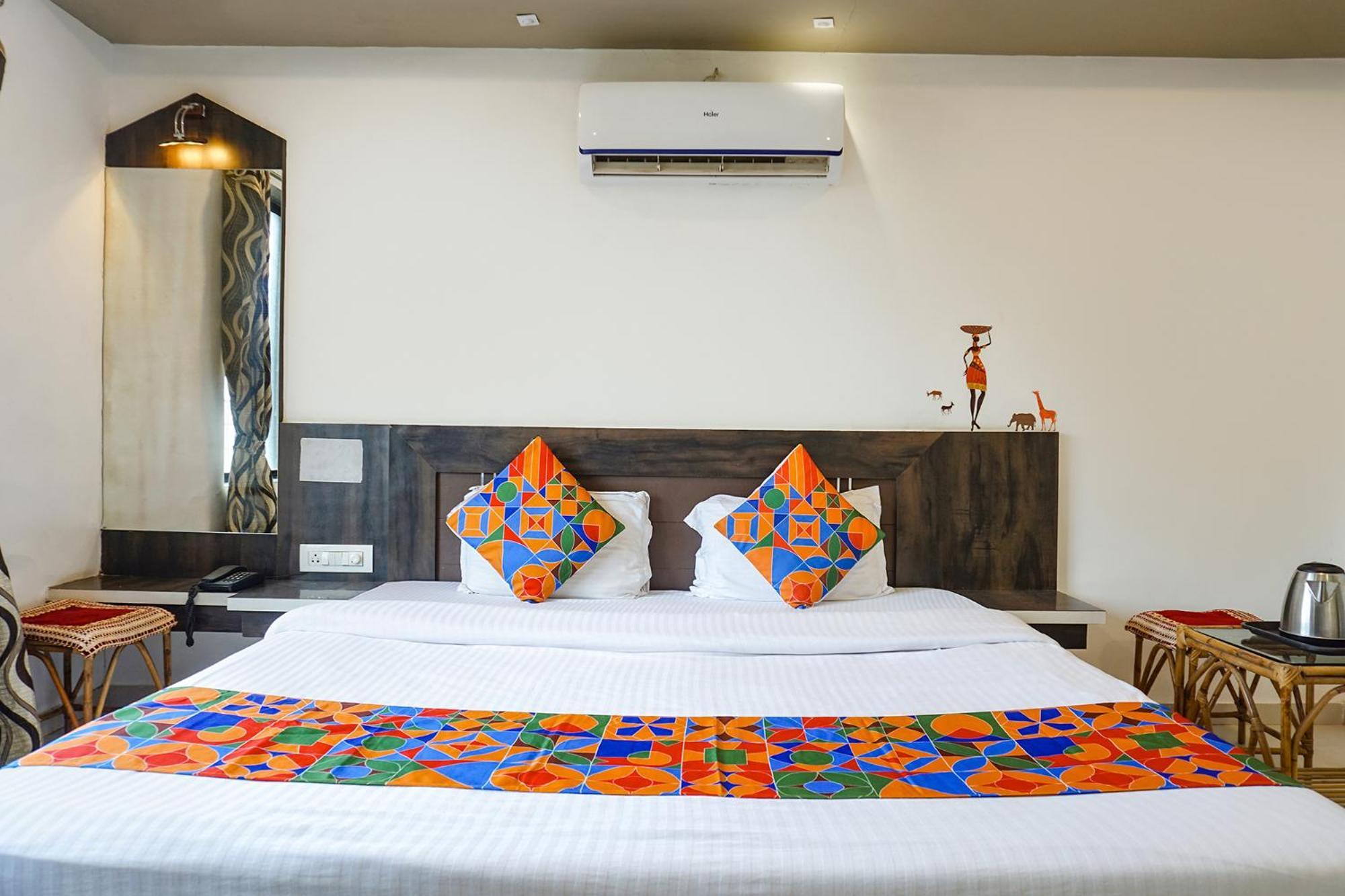 Fabhotel Prime Meera Vatika - Nr Veena Lake