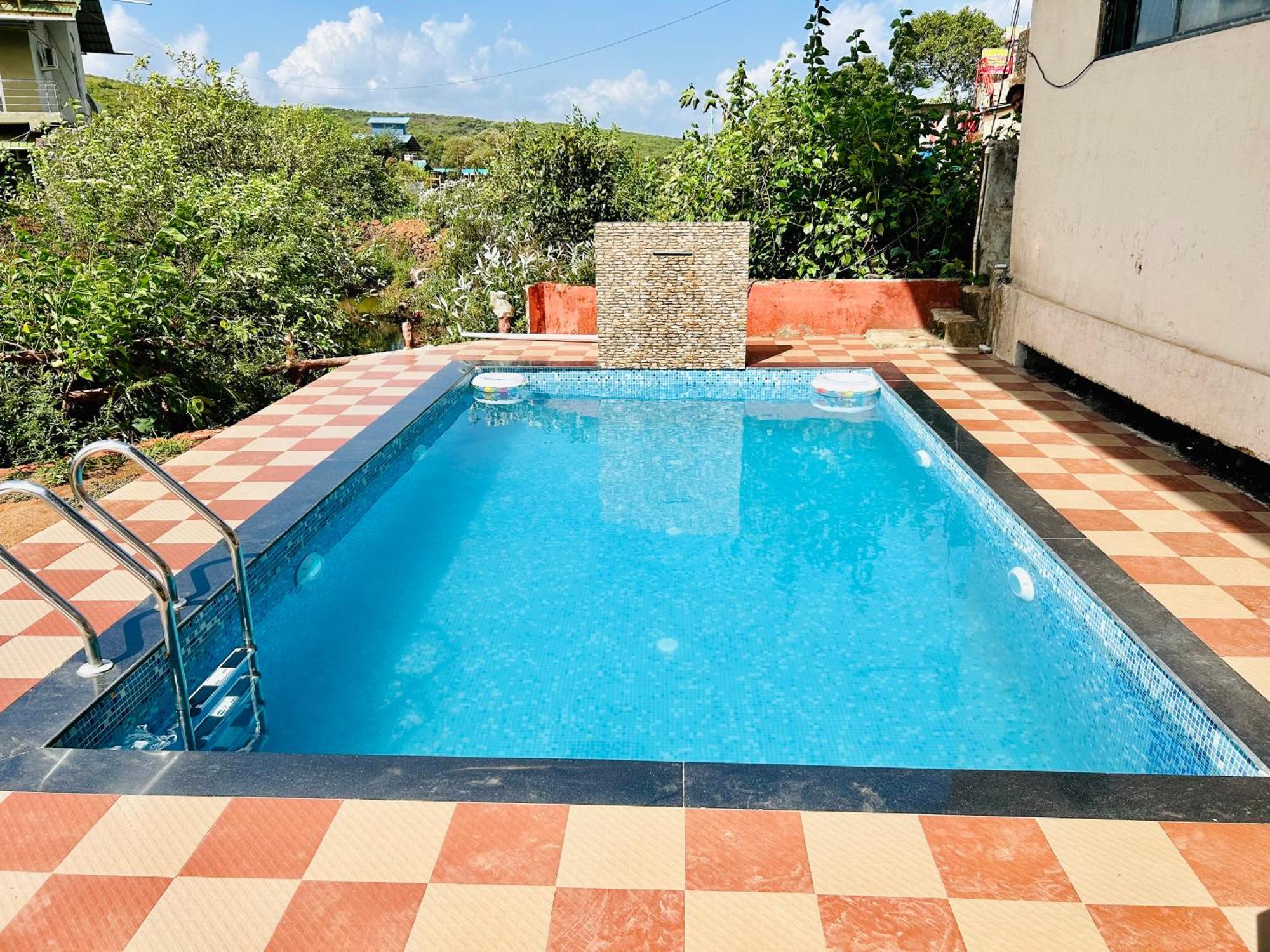 Paradise 3*