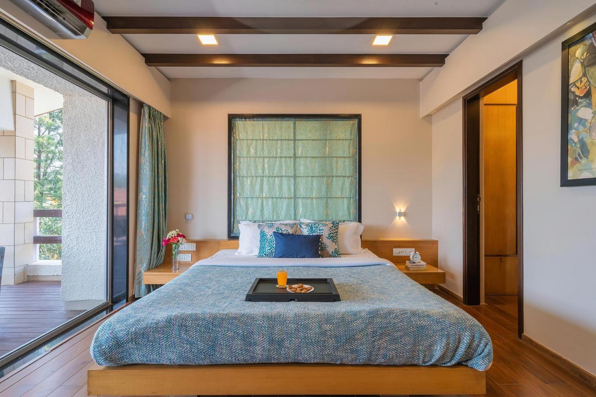 Stayvista's Emilia - Terrace With Deck, Outdoor Jacuzzi, Indoor Activities, Garden, And Gym Villa Mahabaleshwar