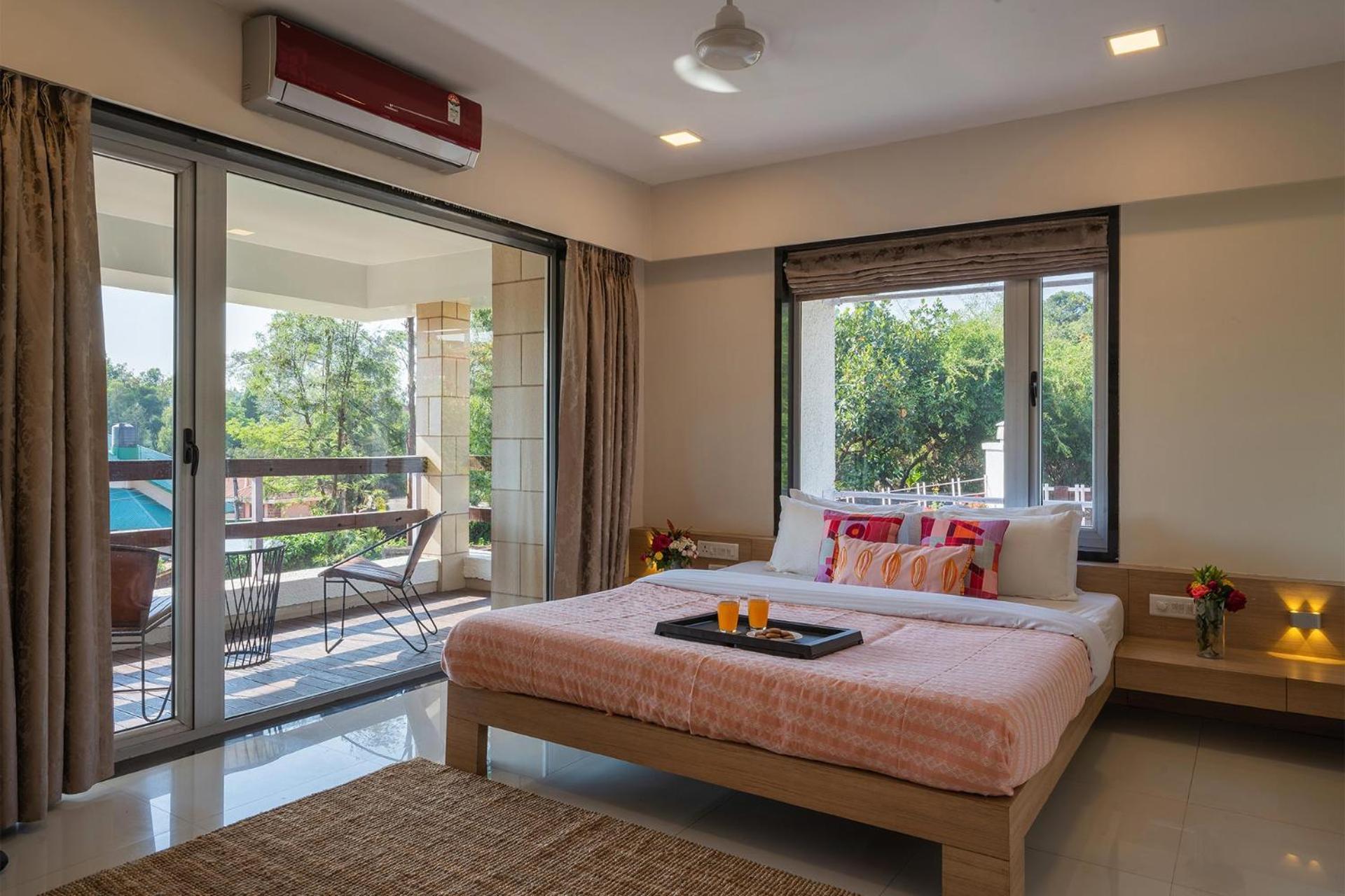 Stayvista's Emilia - Terrace With Deck, Outdoor Jacuzzi, Indoor Activities, Garden, And Gym * Mahabaleshwar