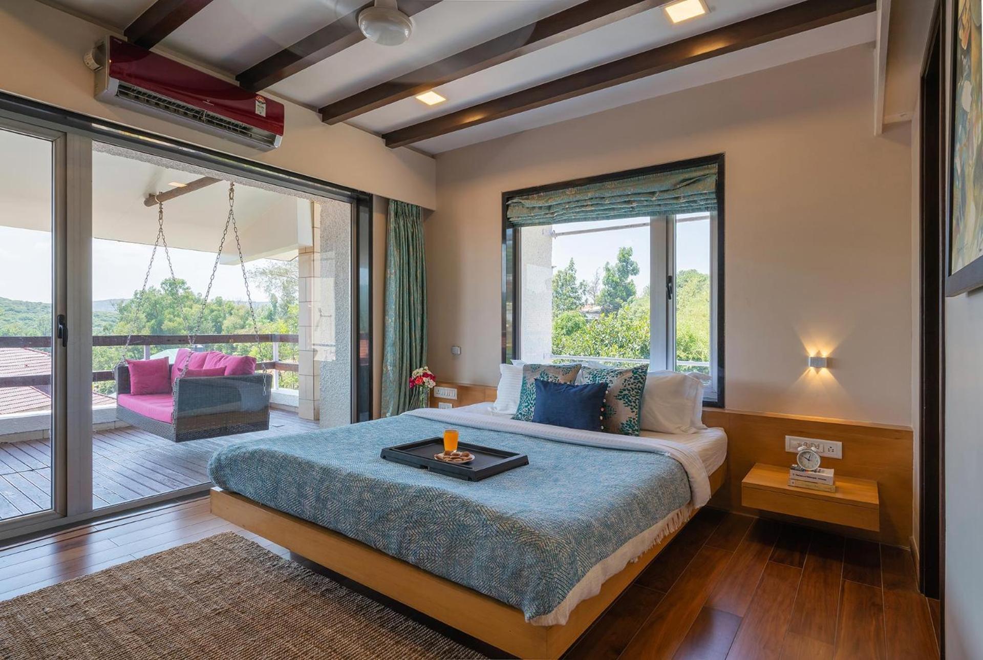 Villa Stayvista's Emilia - Terrace With Deck, Outdoor Jacuzzi, Indoor Activities, Garden, And Gym