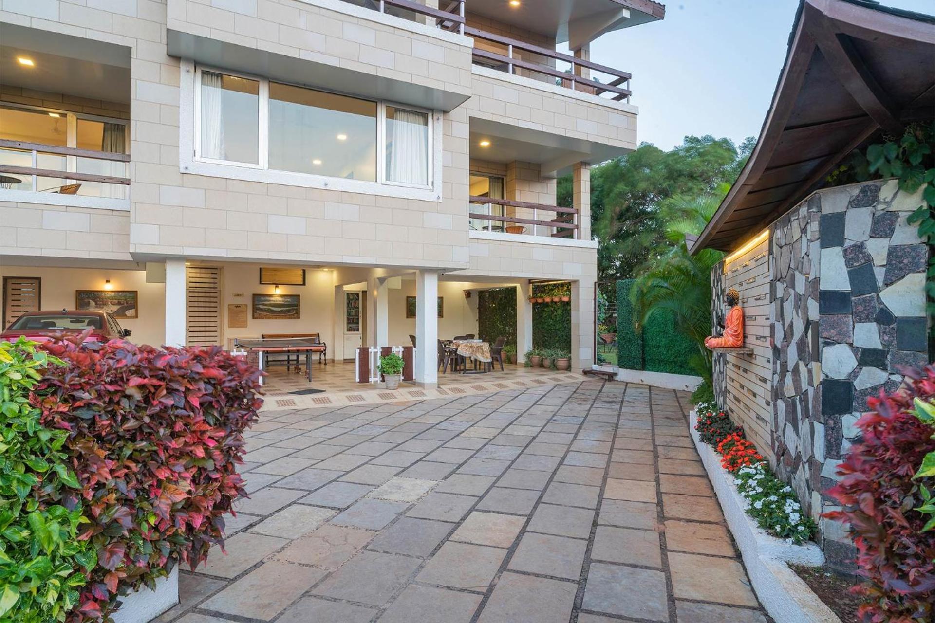 Stayvista's Emilia - Terrace With Deck, Outdoor Jacuzzi, Indoor Activities, Garden, And Gym * Mahabaleshwar