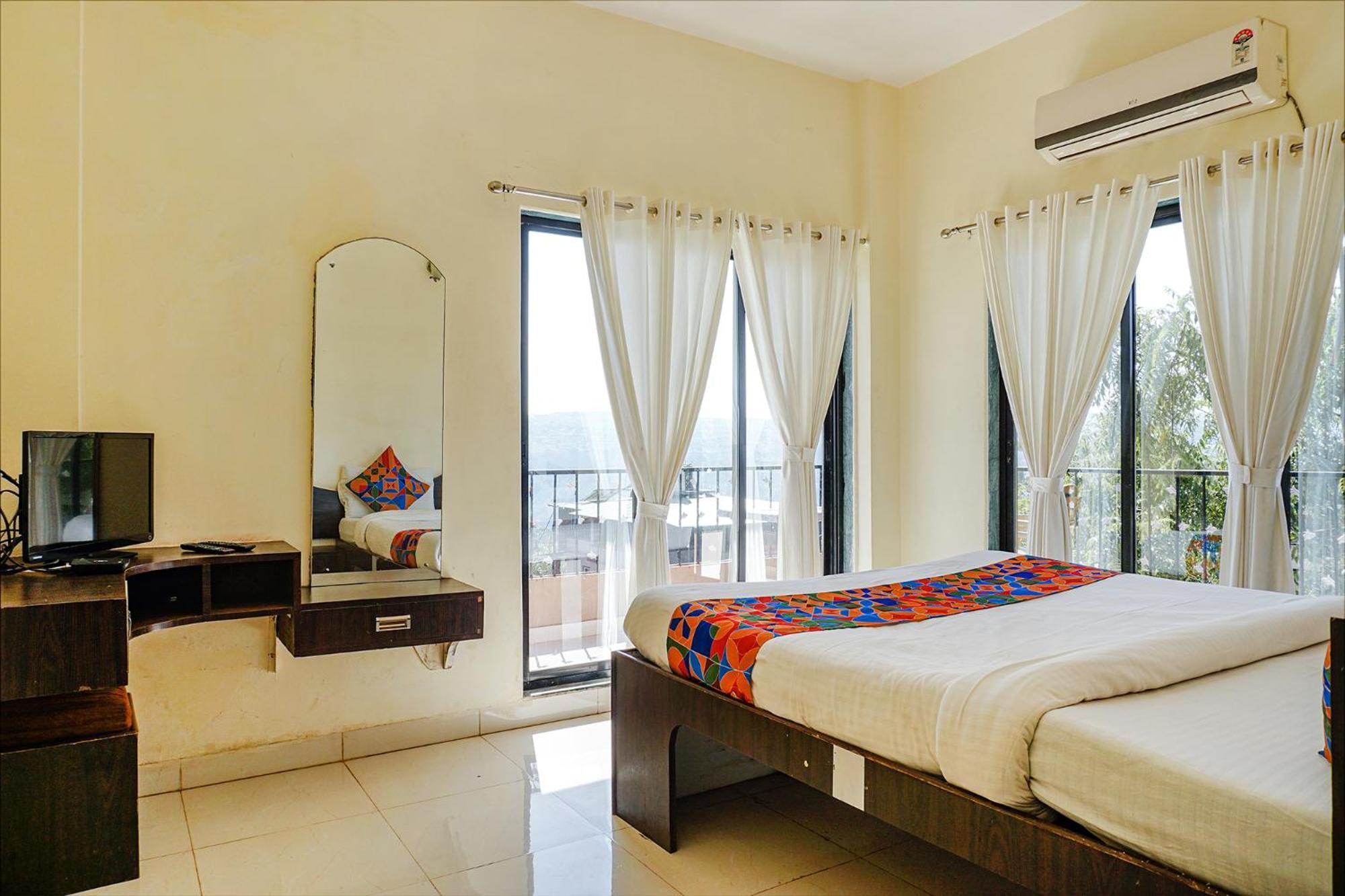 Fabexpress Chinar Residency Hotel