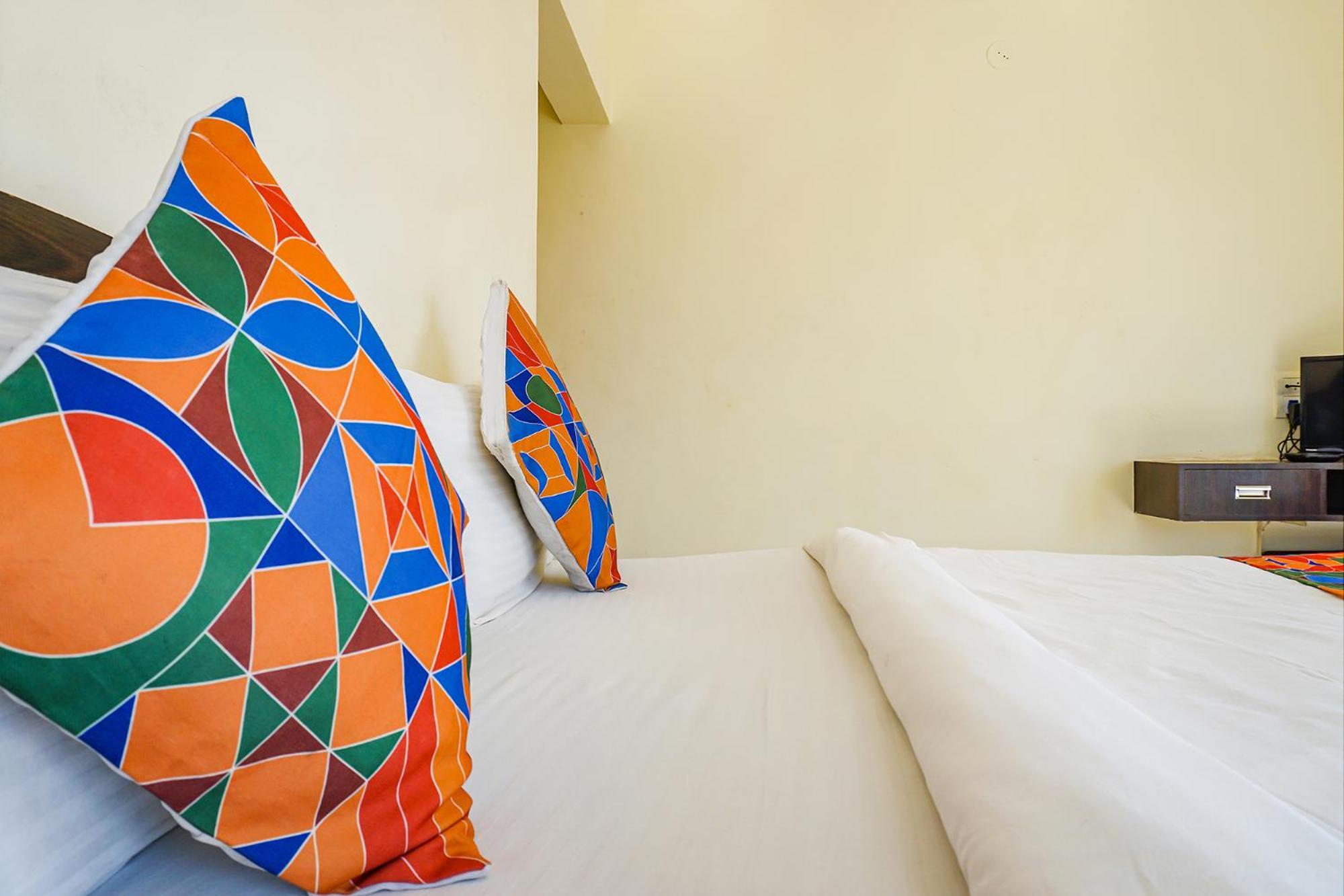 Hotel Fabexpress Chinar Residency 3*
