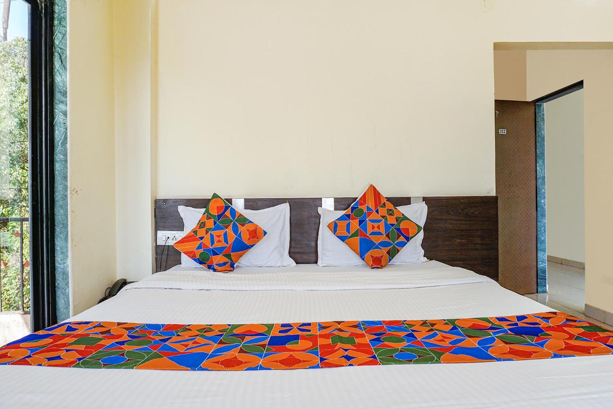 Fabexpress Chinar Residency Hotel