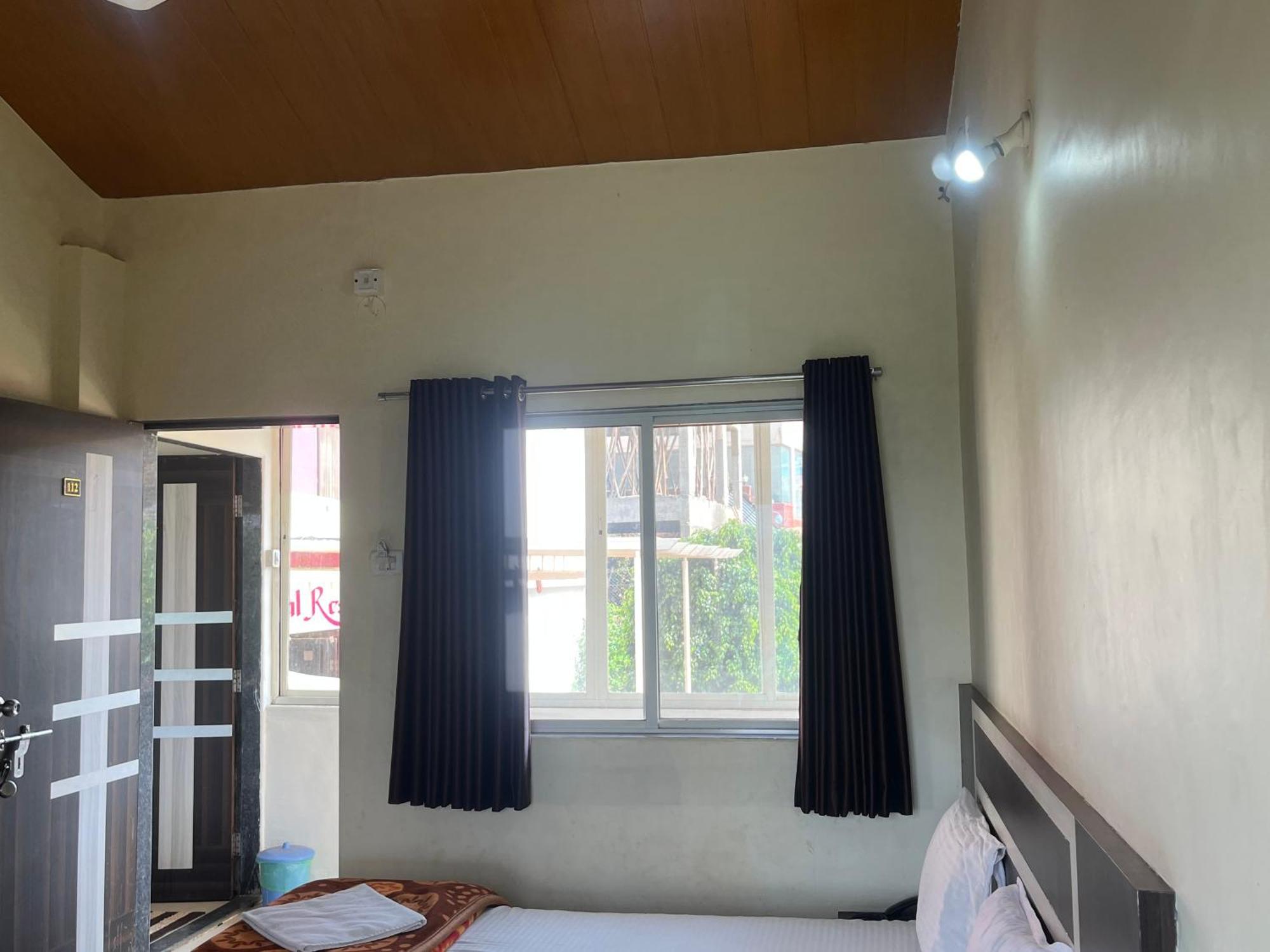 Gugal Residency Hotel 3*