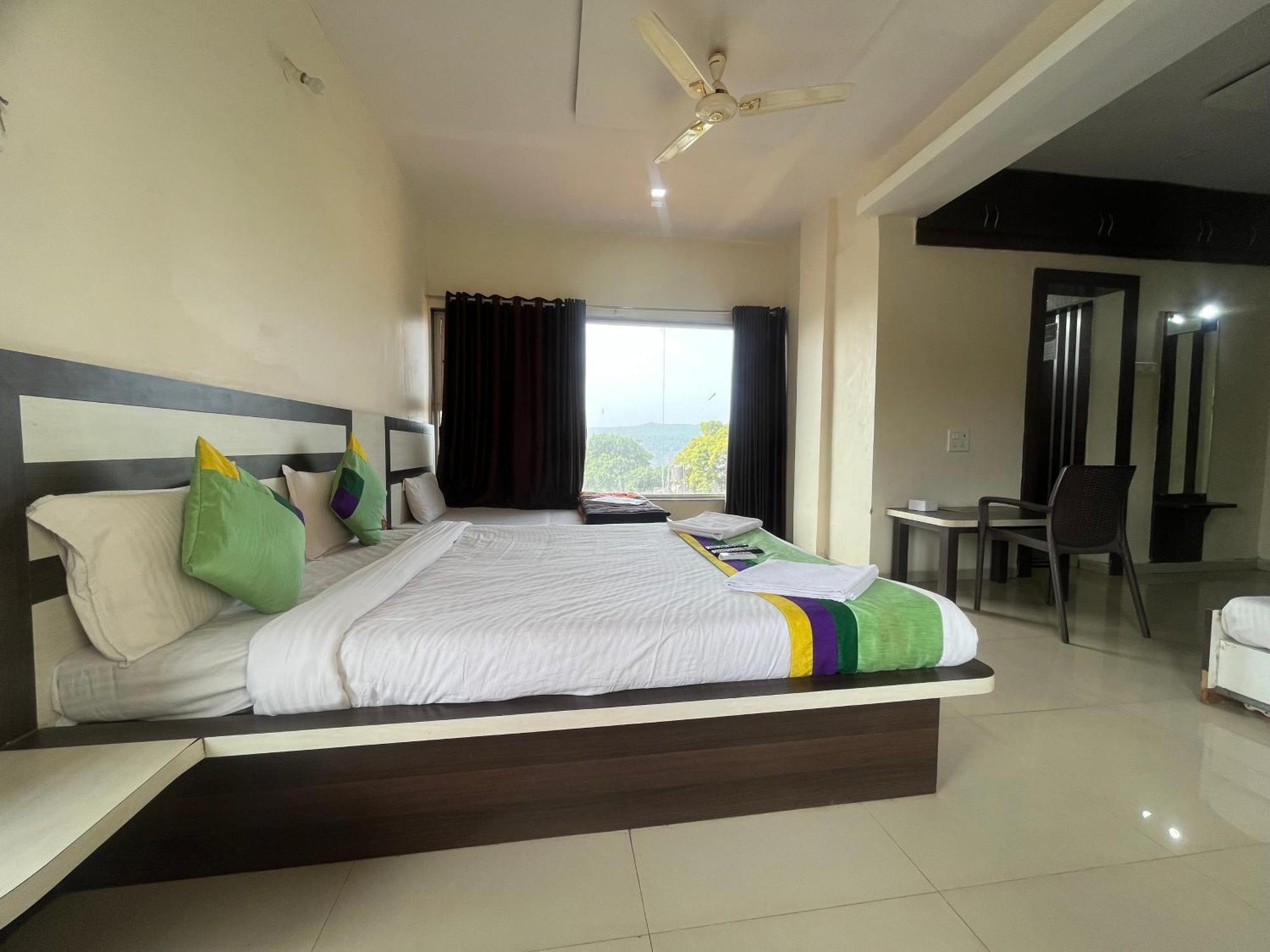 Hotel Gugal Residency 3*