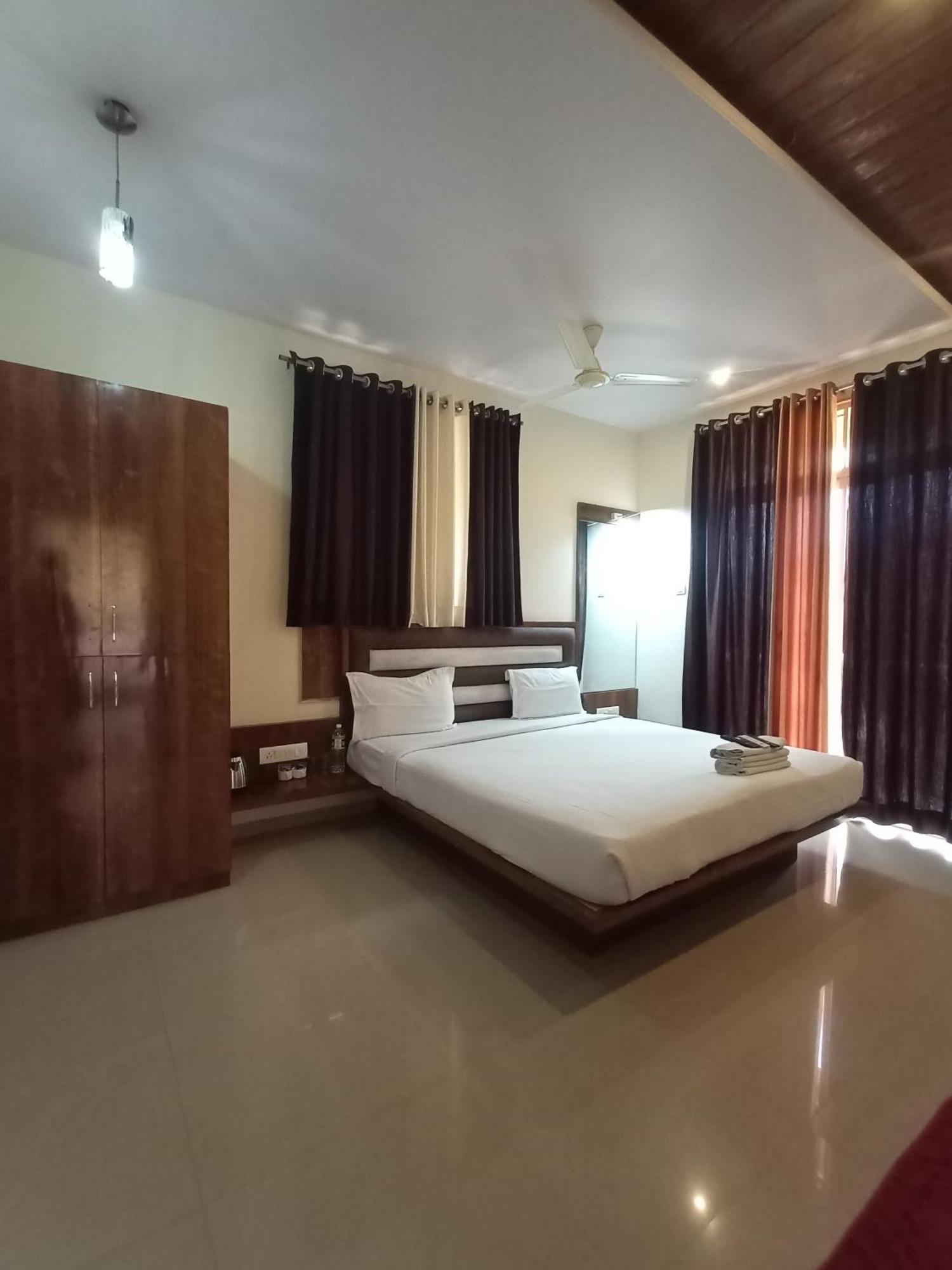 Hotel Oakwood Mahabaleshwar