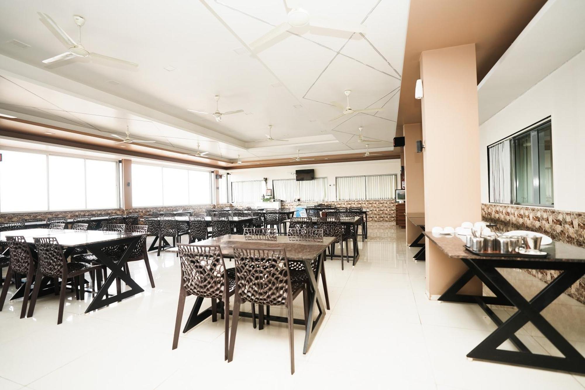 Kaizen & Resto Hotel Panchgani