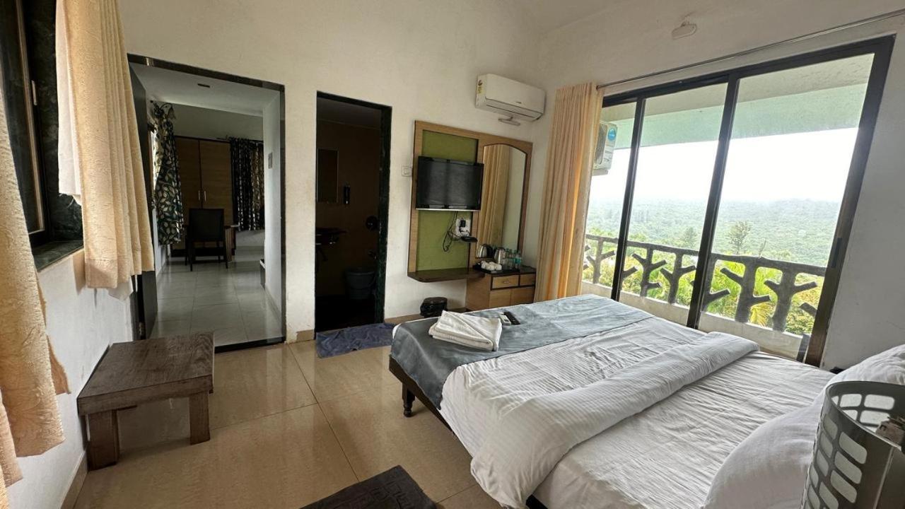 Cloud Hotel 2*