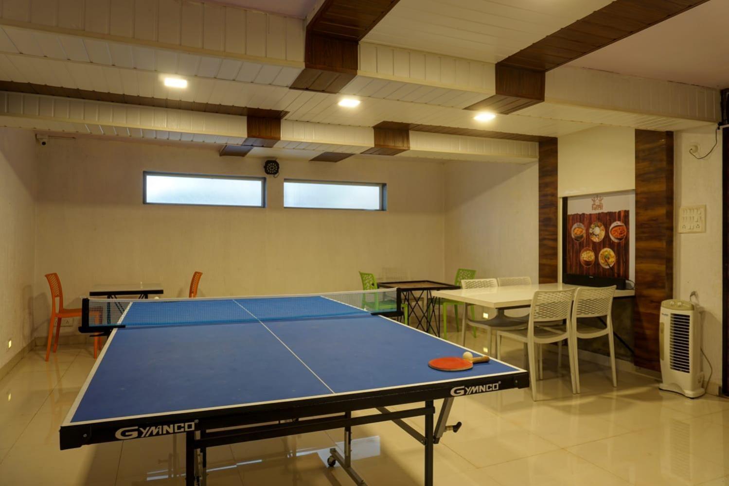Nikams 6,bhk With Swimming Pool