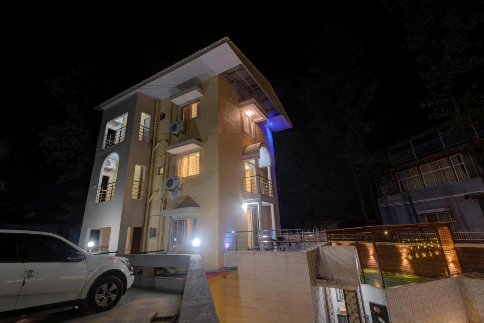 Nikams 6,bhk With Swimming Pool Villa